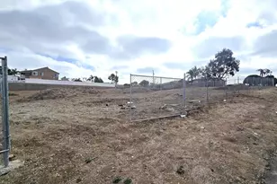 323 Hill Dr, Vista, CA 92083 - Photo 16