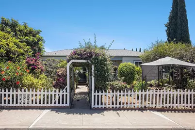  74 E St, Chula Vista, CA 91910 - Photo 2