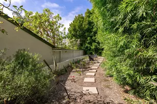 6411 Dowling Dr, La Jolla, CA 92037 - Photo 18