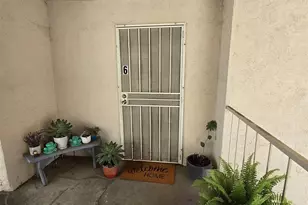 2566 White Oak Pl, Escondido, CA 92027 - Photo 2