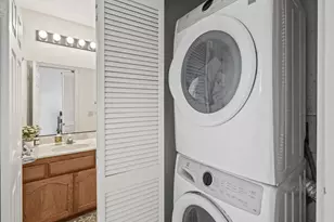 974 Sapphire St, San Diego, CA 92109 - Photo 8