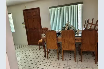  904 Salvador Guilin St, Calexico, CA 92231 - Photo 4