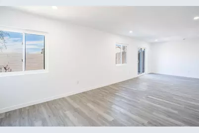  956 S 45th St, San Diego, CA 92113 - Photo 6