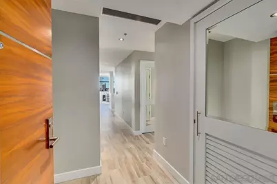  700 W E St #2404, San Diego, CA 92101 - Photo 2