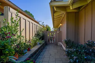 8541 Circle R Course, Escondido, CA 92026 - Photo 6