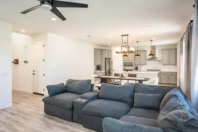  39297 Kindler Ln, Temecula, CA 92591 - Photo 10