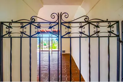  2854 Albatross Street, San Diego, CA 92103 - Photo 2