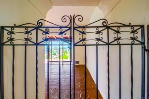 2854 Albatross St, San Diego, CA 92103 - Photo 2