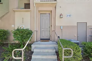 31167 Strawberry Tree Ln, Temecula, CA 92592 - Photo 2