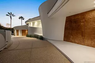 7455 Hillside Dr, La Jolla, CA 92037 - Photo 40