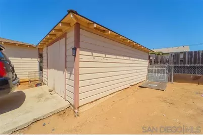  2245 S Lanoitan Ave, National City, CA 91950 - Photo 18