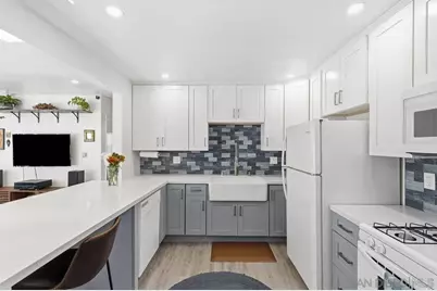  1818 Diamond St, San Diego, CA 92109 - Photo 4