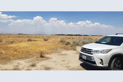  67 Cor 67 Stw Kettering St #21, Del Sur, CA 93536 - Photo 2