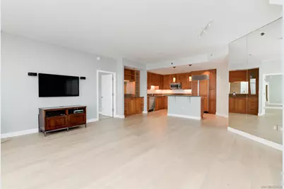  700 W Harbor Dr #1805, San Diego, CA 92101 - Photo 8