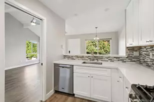 2422 Caminito Ocean Cove, Cardiff, CA 92007 - Photo 18