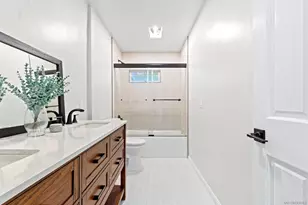 8870 Villa La Jolla Dr, La Jolla, CA 92037 - Photo 10