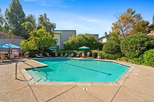 8870 Villa La Jolla Dr, La Jolla, CA 92037 - Photo 16