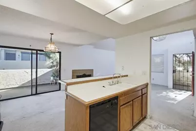  387 N Melrose Dr #D, Vista, CA 92083 - Photo 16