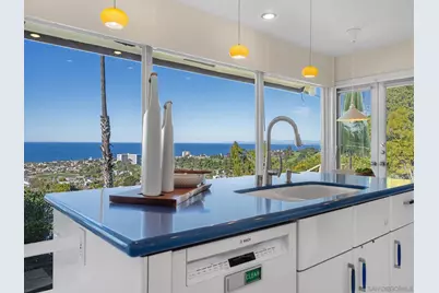  6424 El Camino Del Teatro, La Jolla, CA 92037 - Photo 14