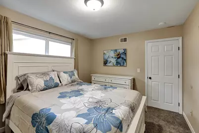  2002 Mendocino Blvd, San Diego, CA 92107 - Photo 32