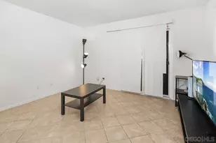 7425 Charmant, San Diego, CA 92122 - Photo 4