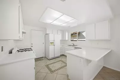  242 Manzanita Dr, Oceanside, CA 92057 - Photo 16