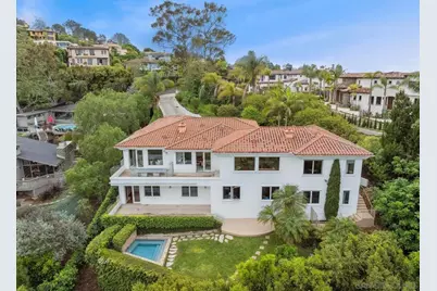  6617 Muirlands Dr, La Jolla, CA 92037 - Photo 2