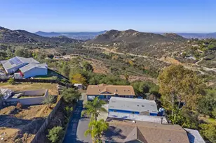 300 Thornton Dr, El Cajon, CA 92021 - Photo 16