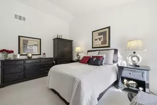 4595 Chateau Dr, San Diego, CA 92117 - Photo 16