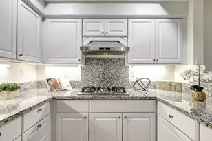 8641 Via Mallorca, La Jolla, CA 92037 - Photo 12