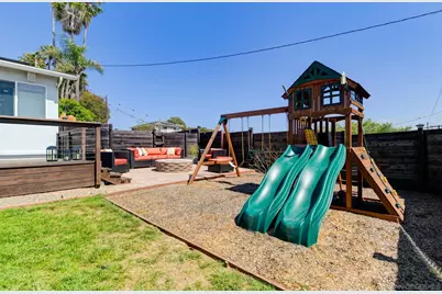  1129 Bonita Dr, Encinitas, CA 92024 - Photo 12