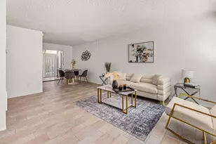 7779 Camino Glorita, San Diego, CA 92122 - Photo 10