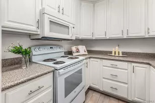 7779 Camino Glorita, San Diego, CA 92122 - Photo 2