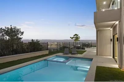  2448 Sagebrush Ct, La Jolla, CA 92037 - Photo 16