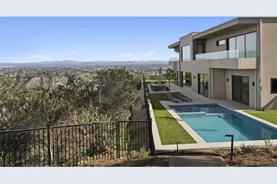  2448 Sagebrush Ct, La Jolla, CA 92037 - Photo 14