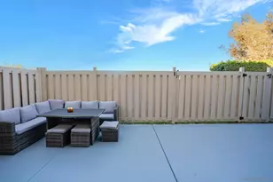 4718 Amberwood Ct, Carlsbad, CA 92008 - Photo 30