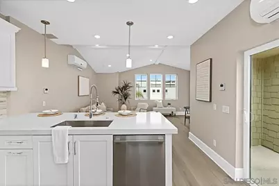  819 Kennebeck Ct, San Diego, CA 92109 - Photo 10