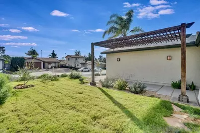  9050 Capricorn Way, San Diego, CA 92126 - Photo 6