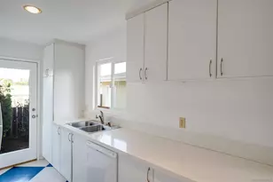 370 Tamarack Ave, Carlsbad, CA 92008 - Photo 8