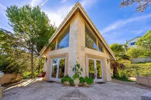 5628 Desert View Dr, La Jolla, CA 92037 - Photo 1