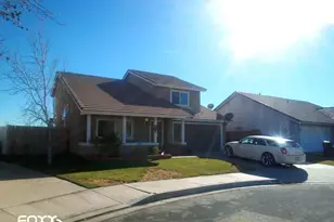 12269 Stonegate Cir, Victorville, CA 92392 - Photo 2