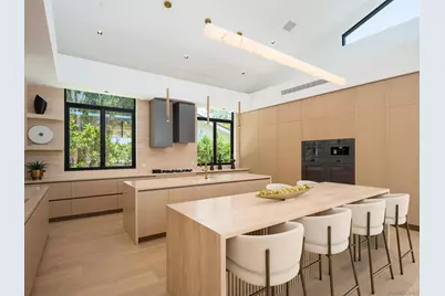  6283 La Jolla Scenic Drive S, San Diego, CA 92037 - Photo 12