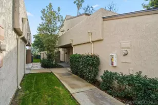8725 Caminito Abrazo, La Jolla, CA 92037 - Photo 28