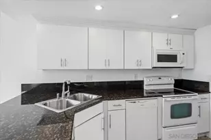 8725 Caminito Abrazo, La Jolla, CA 92037 - Photo 20