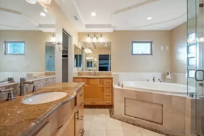  750 Island Court, San Diego, CA 92109 - Photo 8