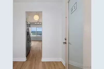  4013 Crown Point Dr #2, San Diego, CA 92109 - Photo 4