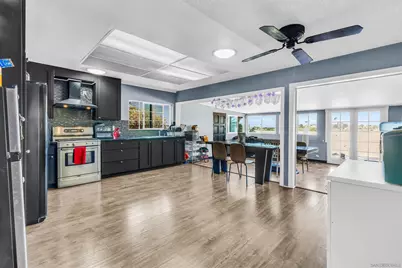  607 E J St, Chula Vista, CA 91910 - Photo 18