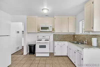  260 E St, Chula Vista, CA 91910 - Photo 36