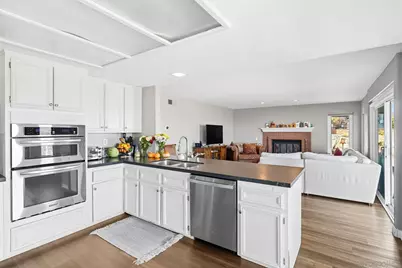  363 Surrey Dr, Bonita, CA 91902 - Photo 10