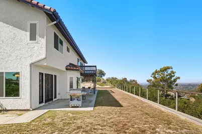  363 Surrey Dr, Bonita, CA 91902 - Photo 20